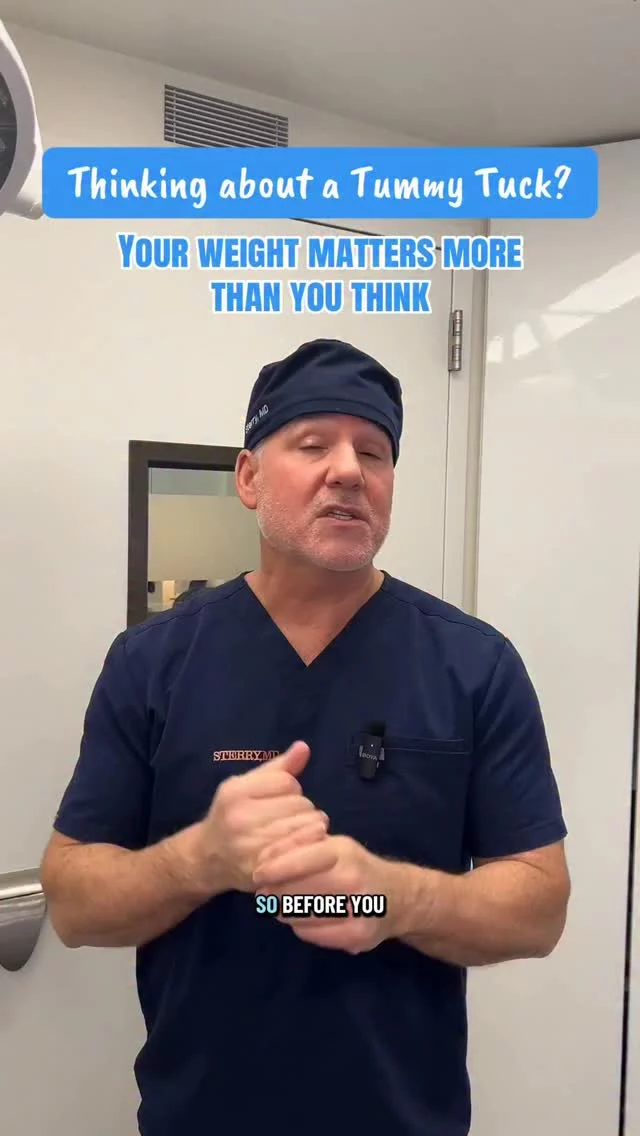 Your weight matters before a tummy tuck. Being close to your stable goal weight helps ensure safer surgery and longer-lasting results. This procedure refines—it’s not for weight loss😊
#nycplasticsurgeon #realpatients #drsterry #tummytuck #weight