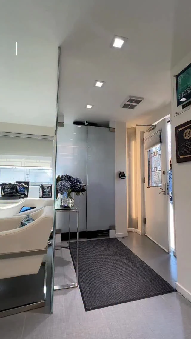 Take a look at what a post-op visit is really like for our patient @katenorkeliunas 👀✨

This was Kate Norkeliunas at her 6 week breast reduction follow up… healing beautifully and stepping into her results with confidence🔥 Every visit is about making sure you’re progressing safely, comfortably, and exactly how you should be.

Have questions about recovery? We’ve got you at +1 (646) 624-0923 to answer any of your questions or book a consultation!!😊 
#nycplasticsurgeon #breastreduction #drsterry #beforeandafters